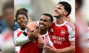 Arsenal dekati Liverpool di puncak klasemen