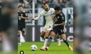 Pemain Timnas Indonesia Kevin Diks tumbang oleh Bayern Muenchen