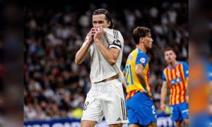 Real Madrid kukuh di puncak klasemen setelah gilas Valencia