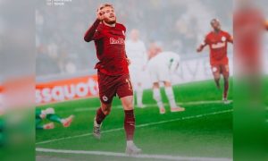 Pemain Timnas Dean James takluk di tangan Red Bull Salzburg