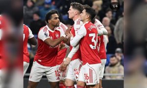 Arsenal kukuh di puncak klasemen setelah tembak Everton