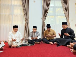 Gerakan Mahasiswa Hidayatullah menggelar doa bersama untuk Indonesia kuat